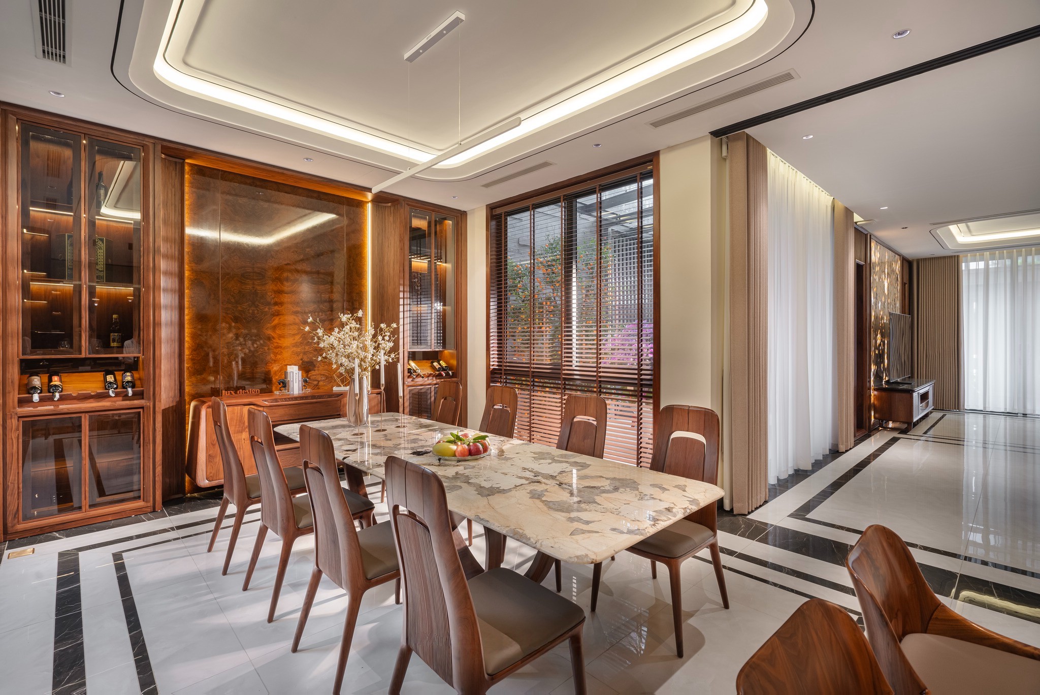 Bàn ăn mặt đá hiện đại 8 ghế hình chữ nhật với mặt đá marble trắng vân xám vàng Bàn ăn mặt đá hiện đại 8 ghế hình chữ nhật với mặt đá marble trắng vân xám vàng