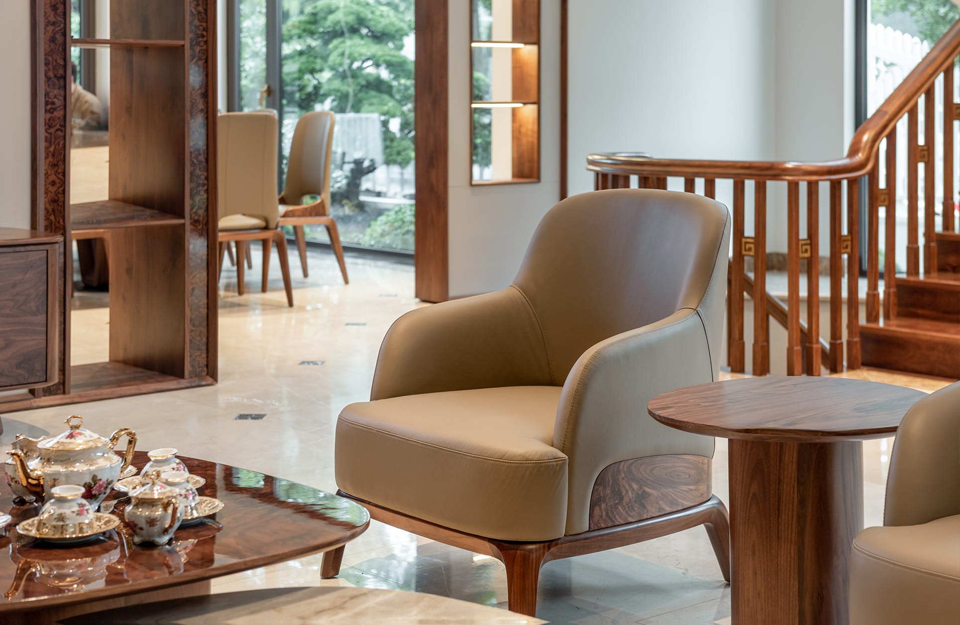 Ghế sofa gỗ – biểu tượng của phong cách sống tinh tế Ghế sofa gỗ óc chó sang trọng